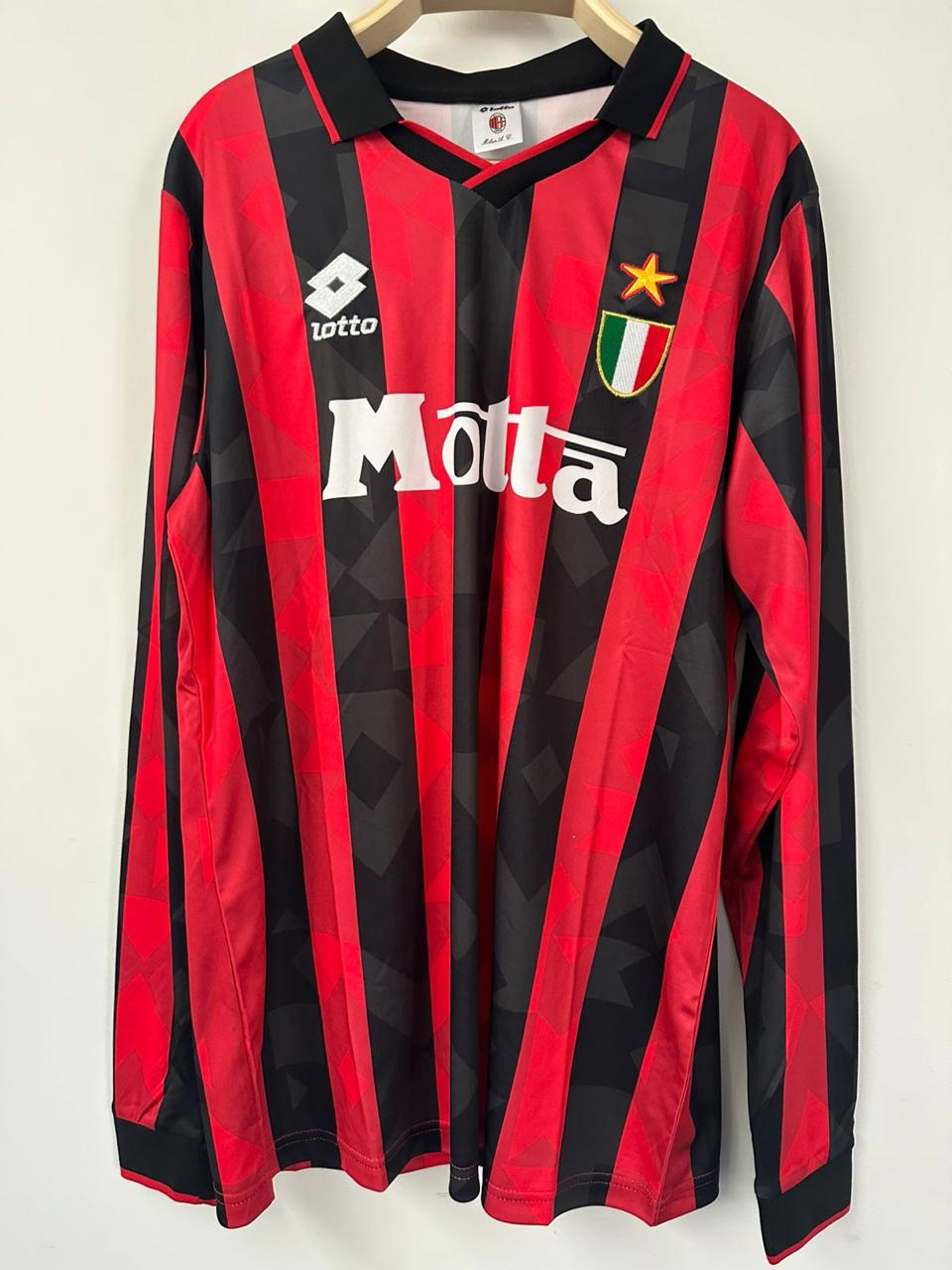 🕰️ Caja Misteriosa Mystery Retro - Camisetas Legendarias del Pasado