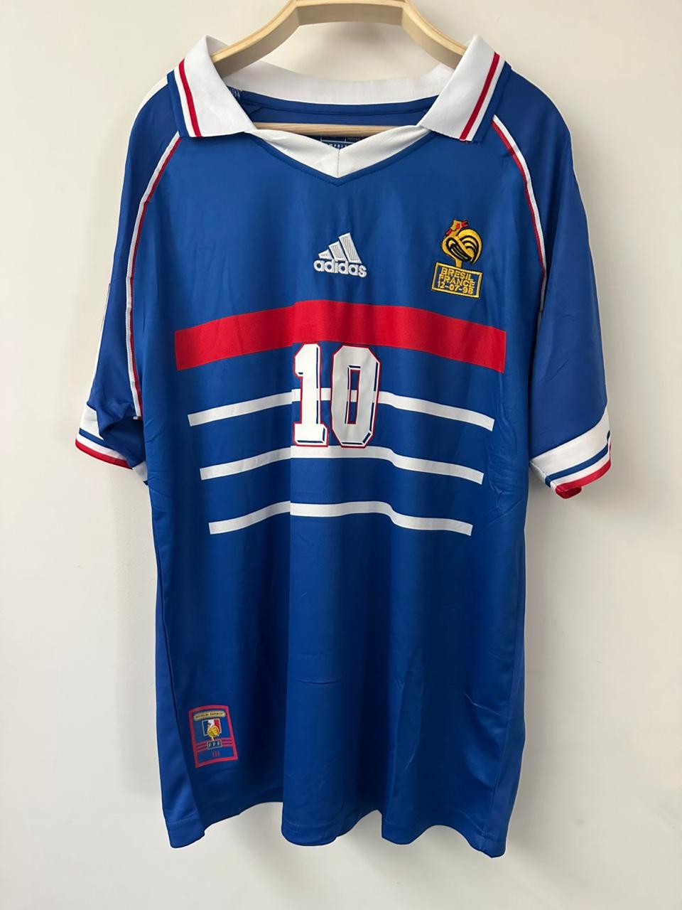 🕰️ Caja Misteriosa Mystery Retro - Camisetas Legendarias del Pasado