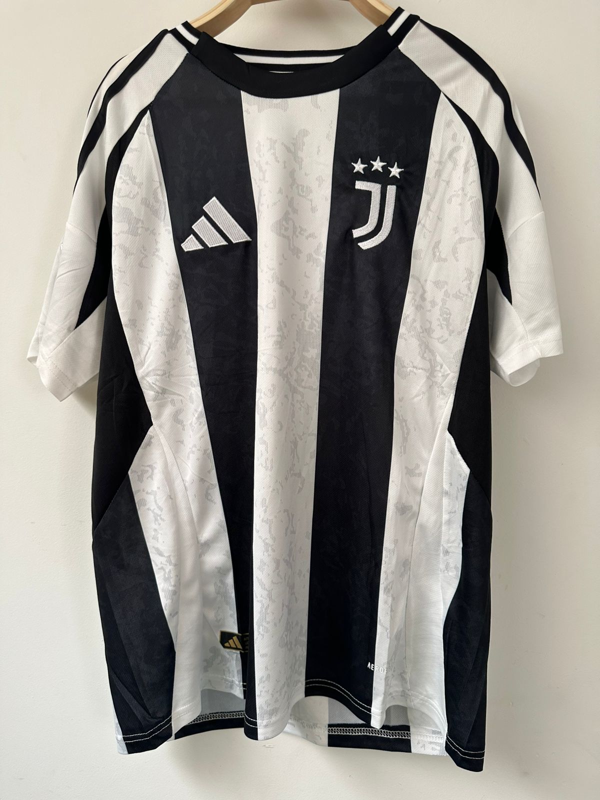 ⚽️ Caja Misteriosa Mystery Actual - Camisetas Icónicas desde el 2022